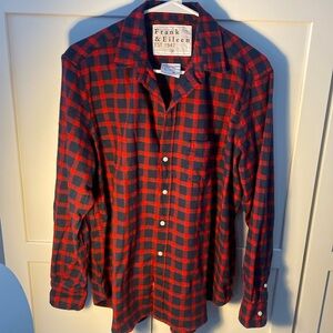 NWOT!! FRANK & EILEEN ITALIAN FLANNEL EILEEN STYLE NAVY & RED BUTTON UP  MEDIUM